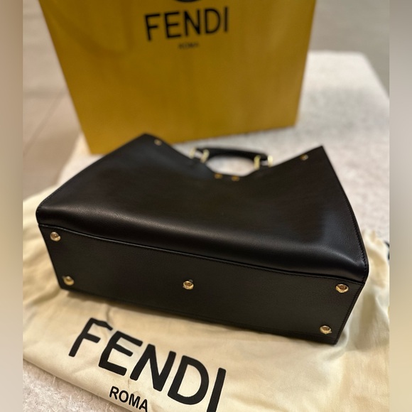 Peek A Boo shopper 
XLIte nwt - Picture 8 of 11